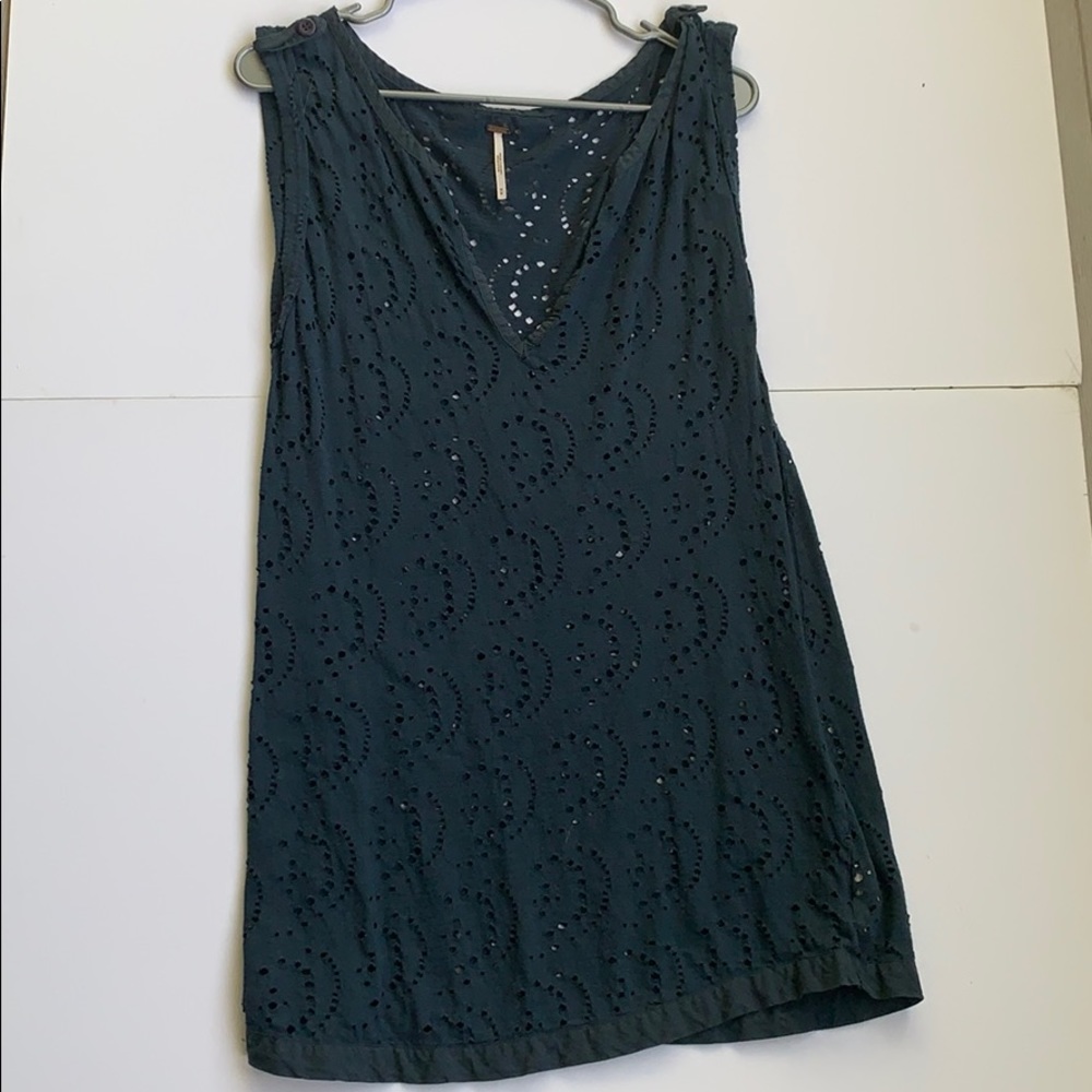 Blue sleeveless tunic